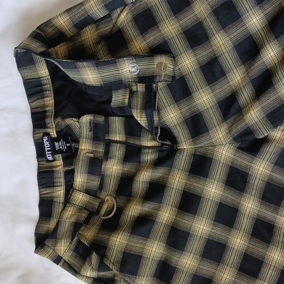 HOT Topic Wide Leg Cropped Cargo Pants, Yellow Black Plaid, Size S - Picture 8 of 10
